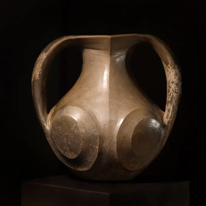 Ancient Asia Han rotating eye vessel along with Spanish export license - 14 cm