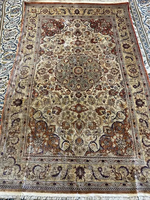 Carpet - 190 cm - 118 cm