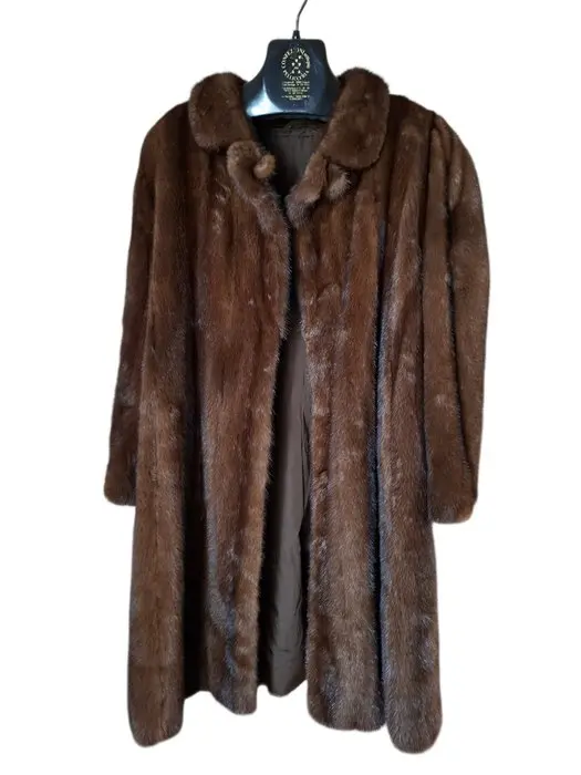 Saga Furs - Fur coat