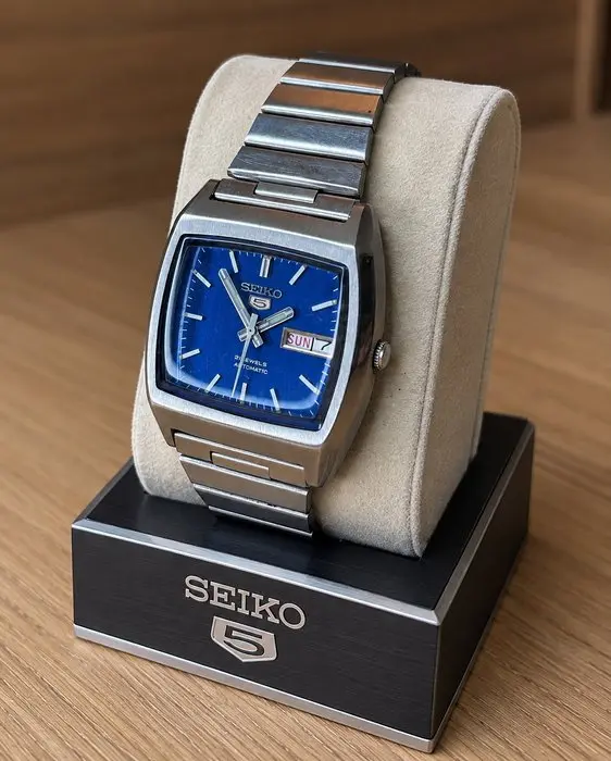 Seiko - Seiko 5 Automatic Vintage – Electric Blue TV Dial...