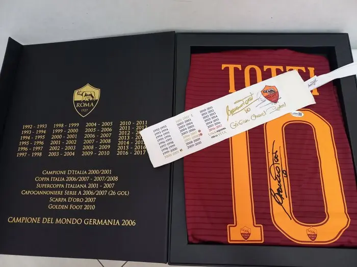 AS Roma - Italian Football League - Francesco Totti - 2016 - Football shirt