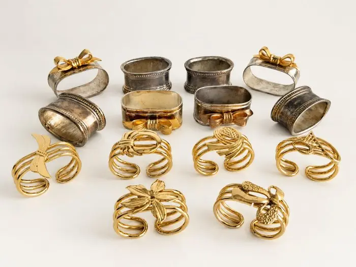 Napkin ring (14) - Silverplated - silver and gold napkins.