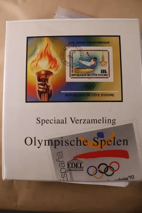 World 1980/2001 - Collection "Olympic Games" in 2 special presentation albums