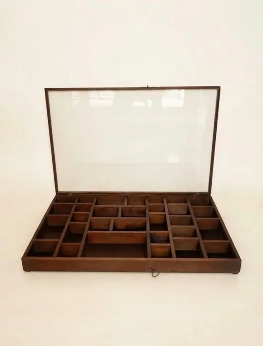 altro - Display case - Wood, Glass