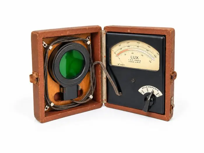 LUX L.A.P Paris – licence L.M.T - Measuring instrument - Bakelite