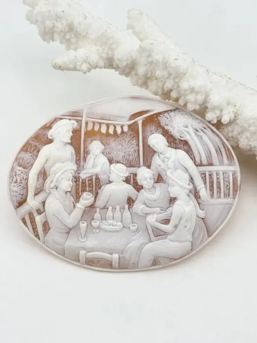 Cassis madagascariensis Cameo - Hand-engraved cameo