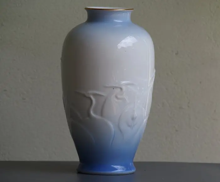 Fukagawa flower vessel with gracious egrets moriage...