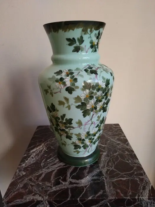 Vase - Glass - Green opaline vase