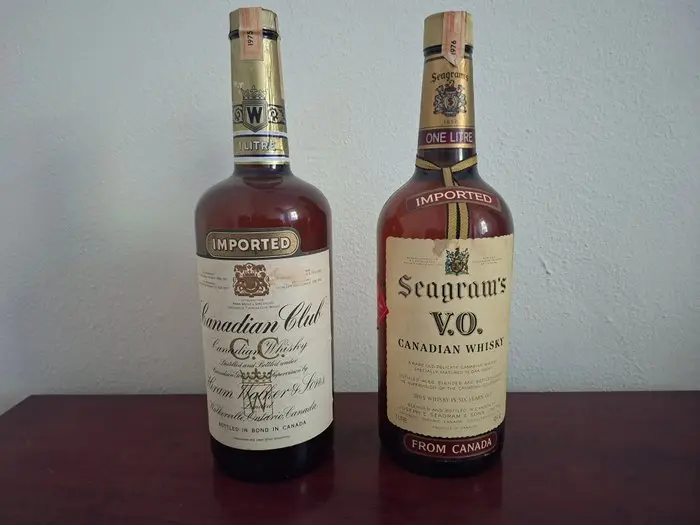 Canadian Club 1975 + Seagram's V.O. 1976 6yo - 1 Litre - 2 bottiglie
