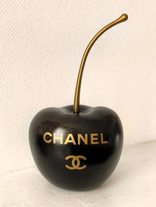 XTC Artist - Cerise Chanel Black Gold & Glitter 30 cm