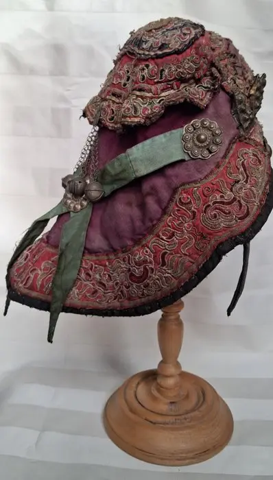 Traditional hand-embroidered children's hat - textile