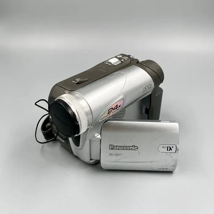 Panasonic NV-GS17 Mini DV-DV camera