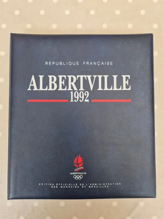 France 1992 - Original binder containing 12 official...