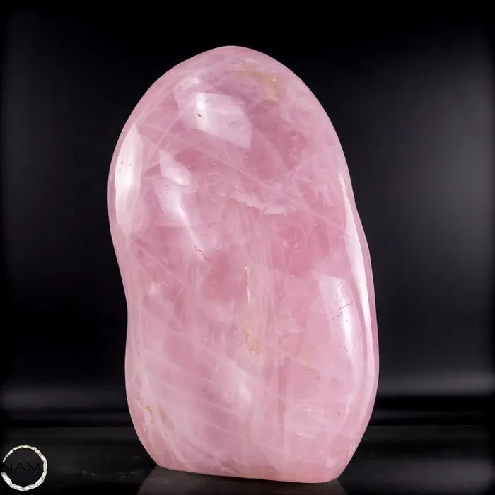Natural rose quartz freeform – Harmonious rose tones and silky shine.-