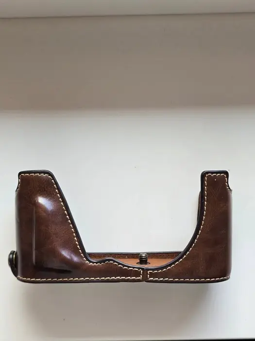 Megagear Half case per Leica CL Camera bag
