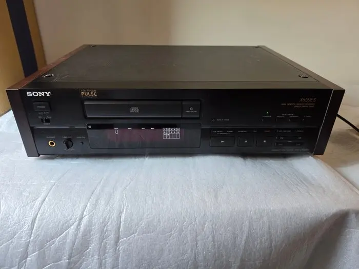 Sony - CDP-X559ES CD player