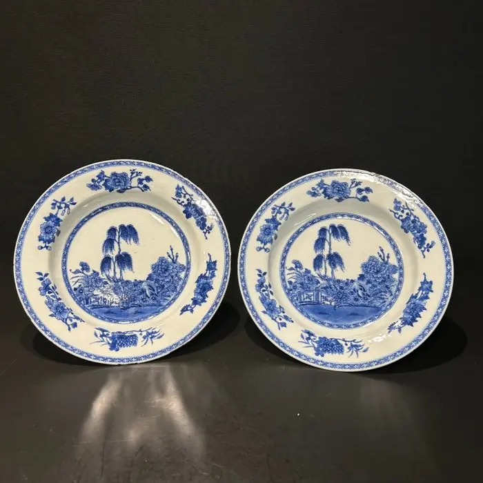 Plate - Porcelain - Soft-paste Qianlong plates.