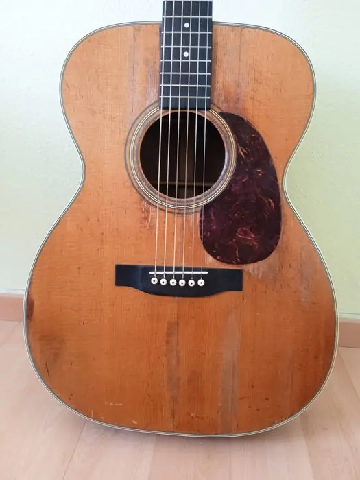 C. F. Martin & Company - 000-28 - - Dreadnought guitar - United States - 1955