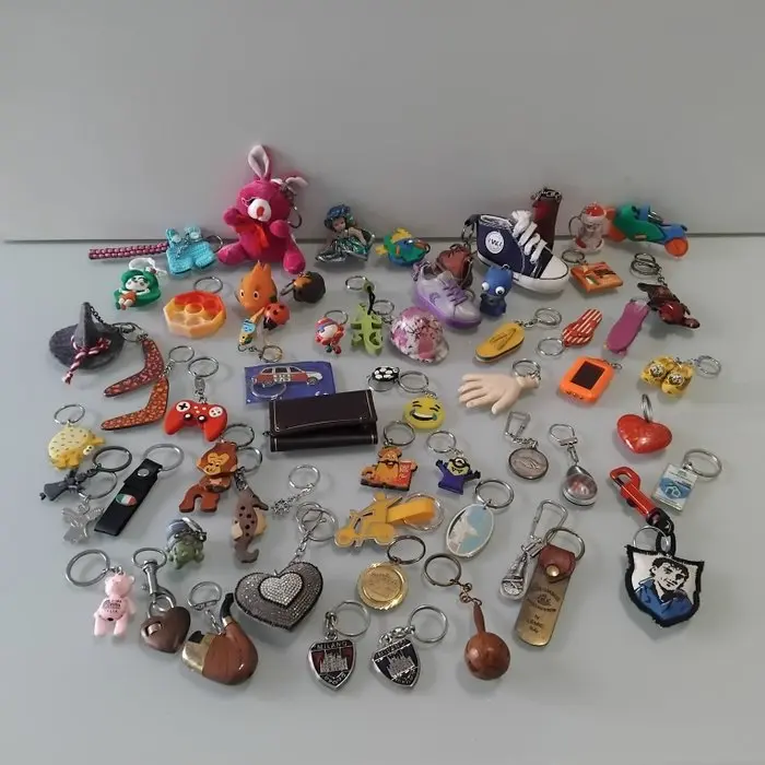Themed collection - Assorted vintage keychains - Lemie e altri