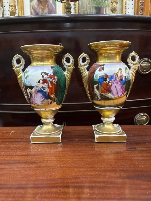 Vase (2) - Porcelain