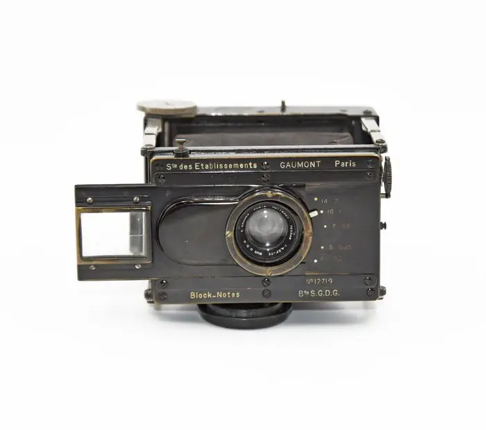 Gaumont Block-Notes con Krauss Tessar 72mm f/4.5 Analogue camera