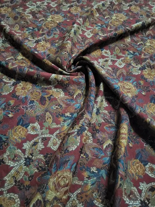 Fine cotton damask floral fabric. - Textile - 600 cm - 145 cm