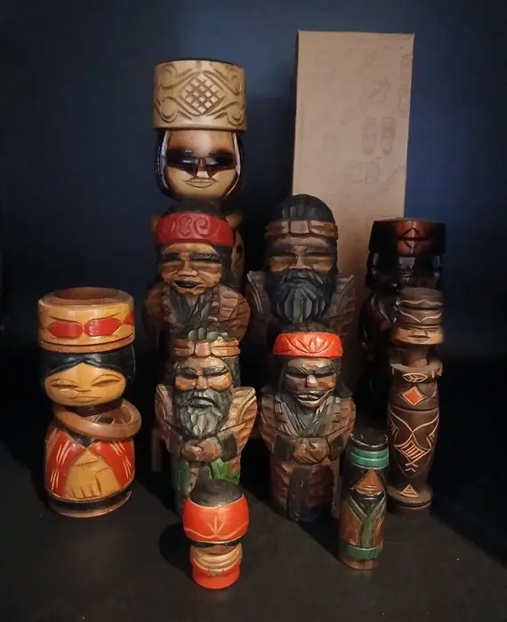 Figurine - Fraaie verzameling vintage Ainu 'Nipopo'...