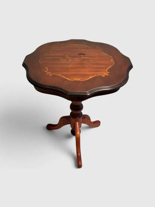 Gueridon - Tripod guéridon in mahogany and walnut with...