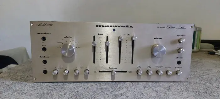 Marantz - 1120 Solid state stereo amplifier