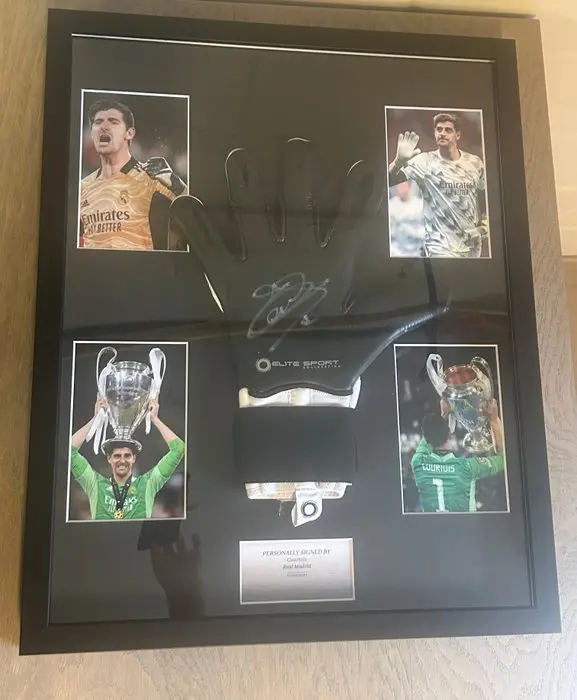 Real Madrid - Spanish Football League - Thibaut Courtois - Goal keeper gloves
