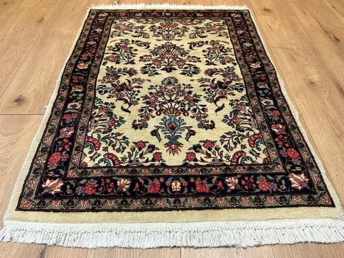 Hand-knotted Chinese rug in Isfahan style with a fine vase pattern