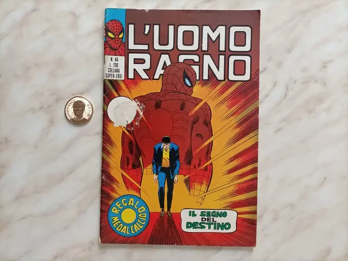 Uomo Ragno , editoriale corno n. 44 - Il Segno del Destino + medalcalcio di Bedin ( Inter) - 1 Comic - Prima edizione - 1971