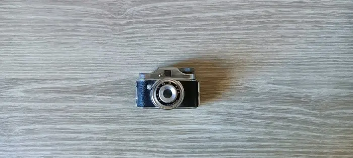 Tougodo I.G.B. con custodia in pelle | Subminiature camera