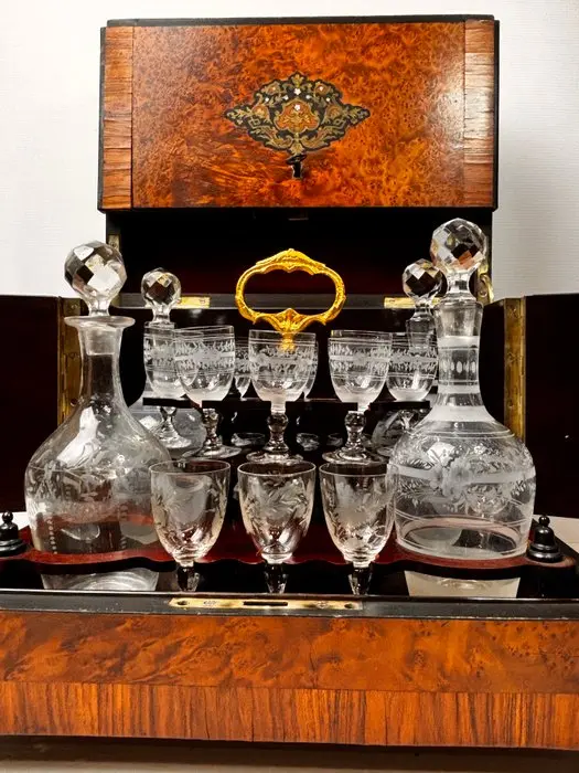 Liquor cabinet - Elm Loupe, Crystal - Napoleon III liquor cabinet