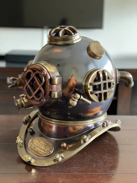 Diving helmet - Full size 18" deluxe U.S