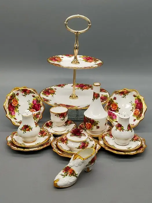 Dinner set - Royal Albert Old Country Roses Porzellan...