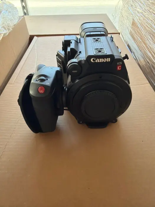 Canon EOS C200 Digital video camera