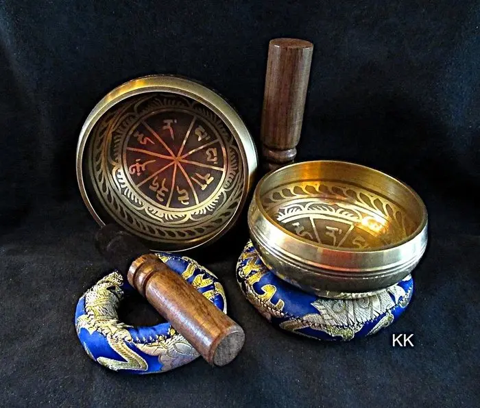 Singing bowl - Singing bowls - 2x 3-piece complete sets...