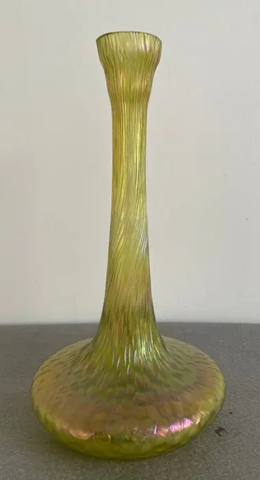 Kralik - Vase - Iridescent blow - Iridescent vase