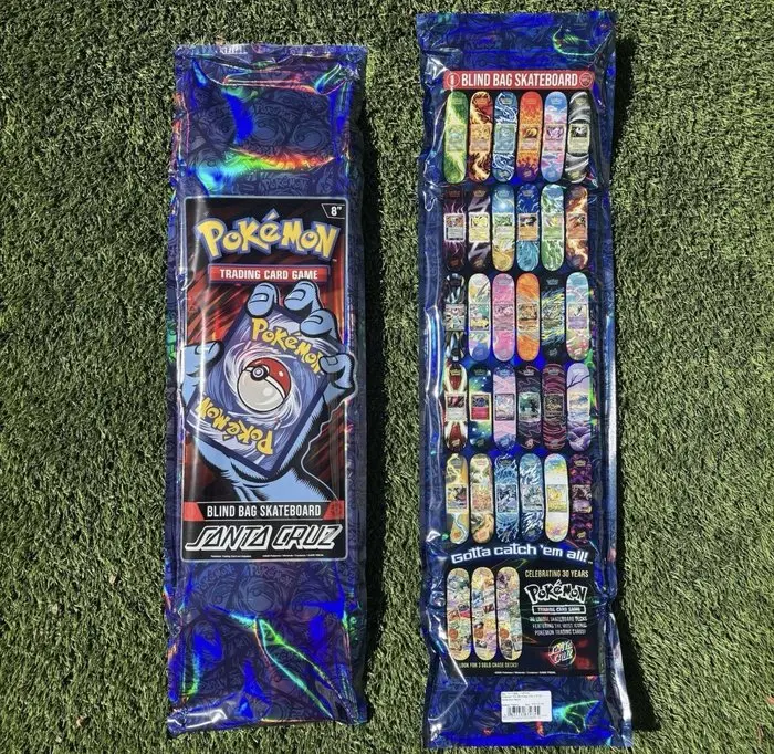 Pokémon - 1 Booster pack - Santa cruz x Pokemon 2026 Skateboard Blind Bag