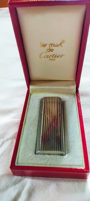 Cartier - Les Must de Cartier accendino rigato - Lighter - Silver plated