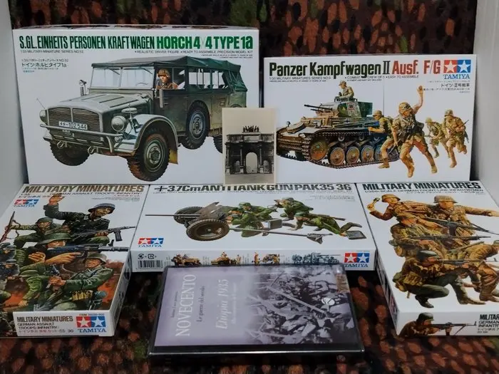 Tamiya - Giocattolo Lotto "Germania 1939/45" con 5 kit nuovi da assemblare in plastica scala 1:35 + 1 foto + 1 DVD - 1940-1950 - Giappone