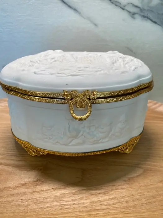 Limoges - A.J. Milne - Jewellery box - Ceramic - Limoges jewelry box