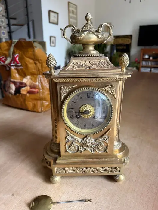 Mantel clock - - Gilt bronze - 1850-1900