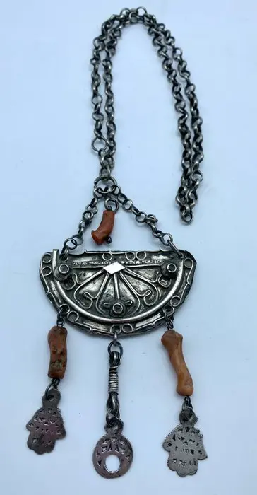 Silver - Amulet - Antique chain and pendant