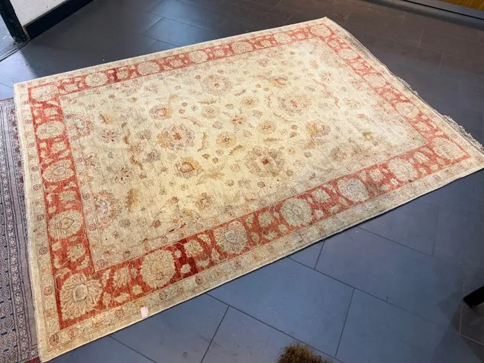 Usak tapijt - Carpet - 235 cm - 175 cm - Usak carpet 235 x 175 cm
