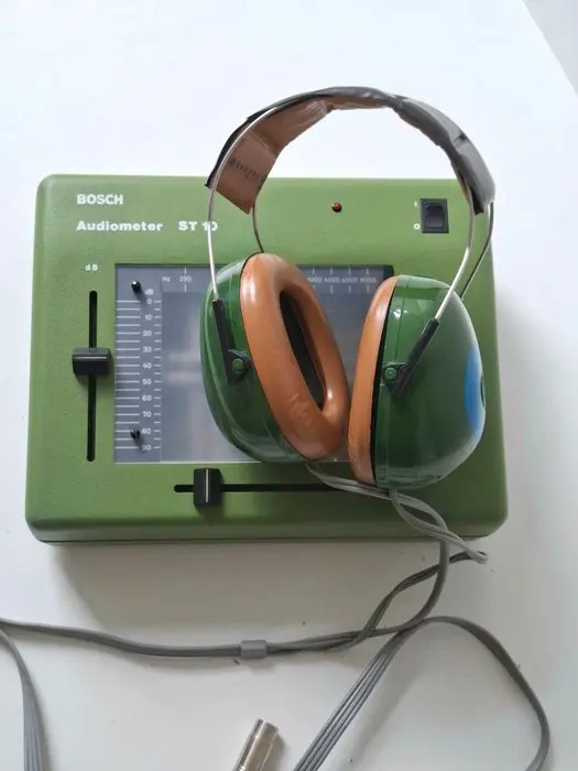 Bosch - Medical instrument - St-10 - Metal - Bosch Audiometer ST 10