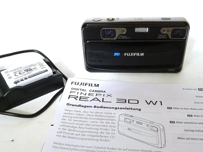 Fuji Fujifilm 3D W1 camera