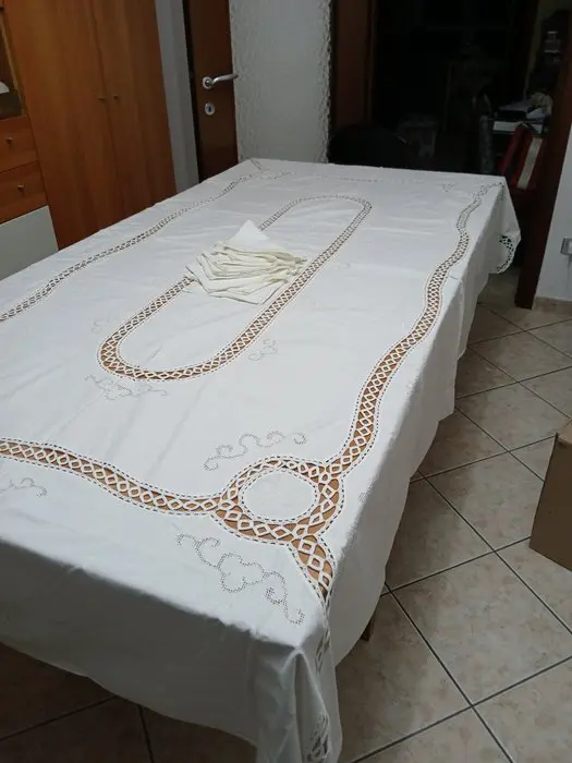 artigianato italiano - Tablecloth (13) - 240 cm - 166 cm - Hand embroidery