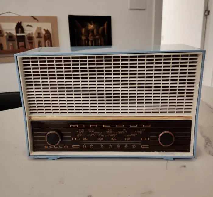 MINERVA - Sella - 1958 - Rare Light Blue Tube radio